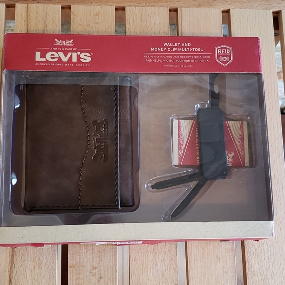 🎁 Levi's Wallet And Multi-tool Gift Set - Picture 8 of 9